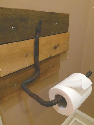 How to Make a Rustic Toilet Paper Holder